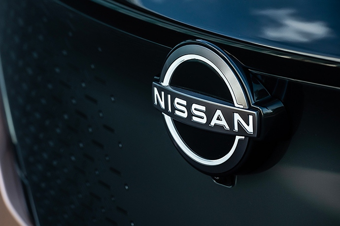 https___hypebeast.com_image_2020_07_nissan-new-2020-redesigned-logo-badge-unveil-info-002