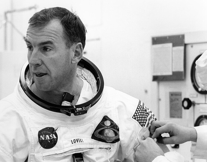 jim-lovell_3173566-1640387219